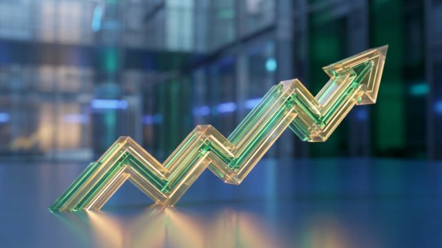 Flèche de croissance stylisée en verre translucide sur un bureau, symbolisant l'évolution positive des investissements.